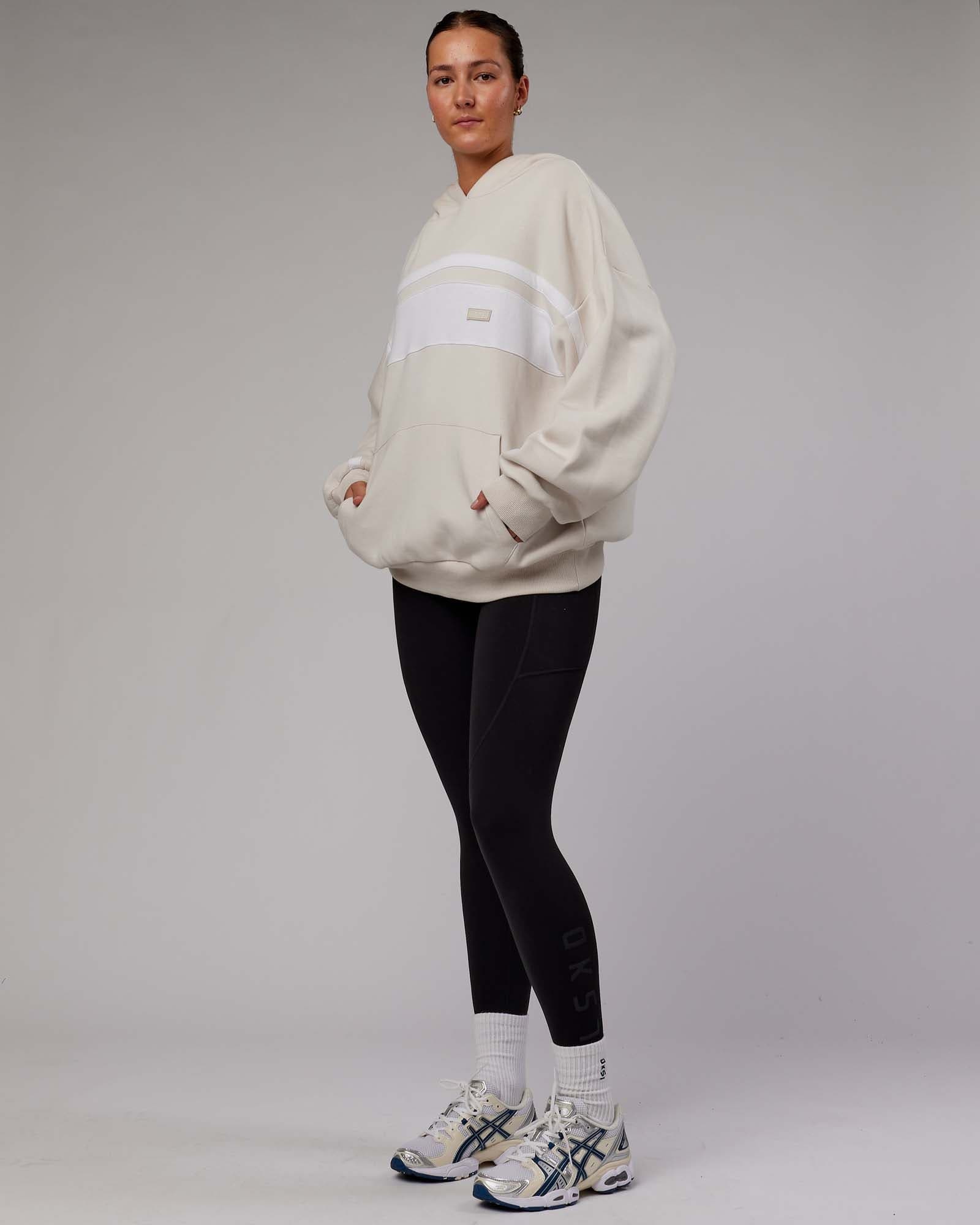 H 84 Unisex Intercept Hoodie Oversize – Clay-White