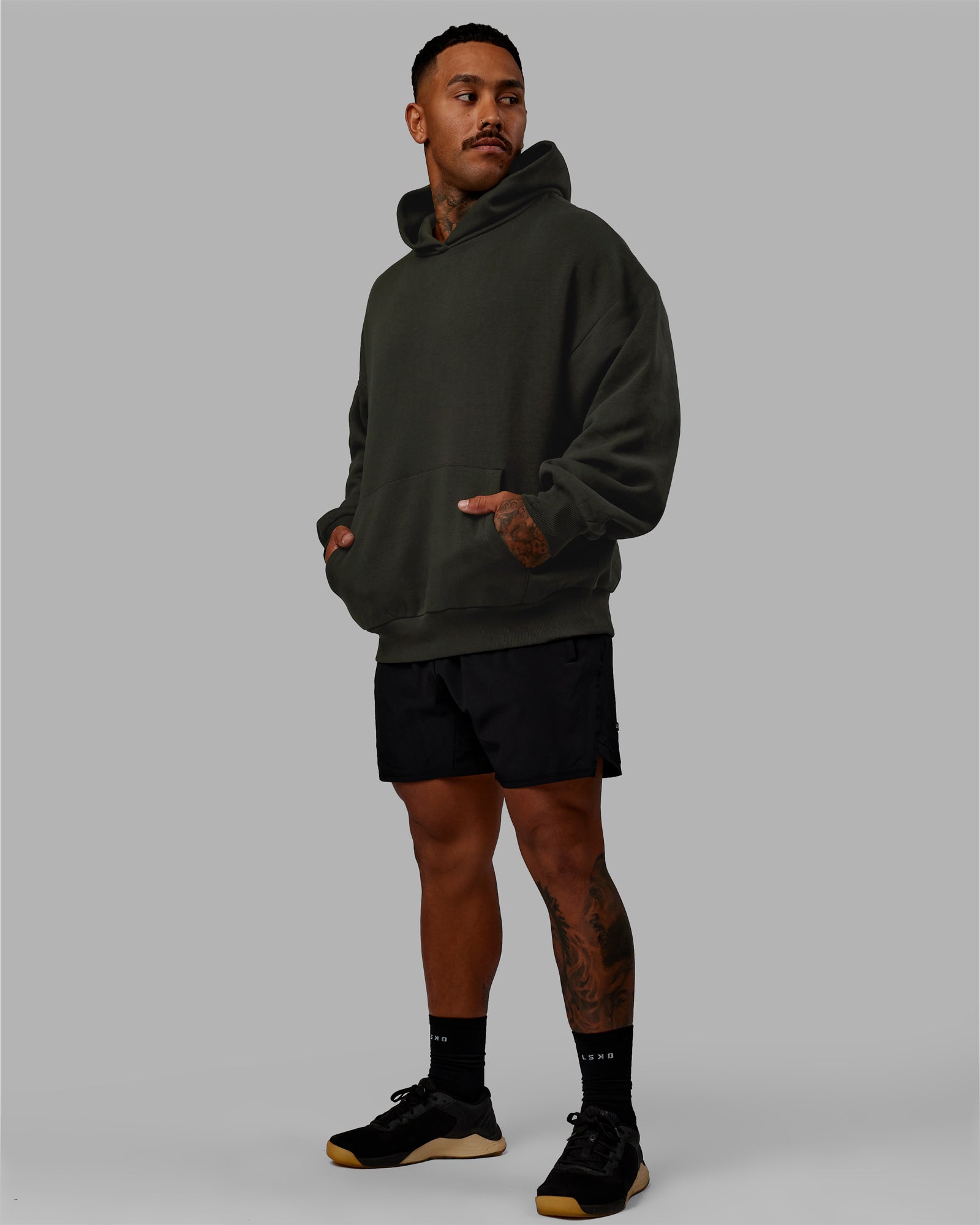 H 86 Unisex Lifting Club Hoodie Oversize – Pirate Black-Off White