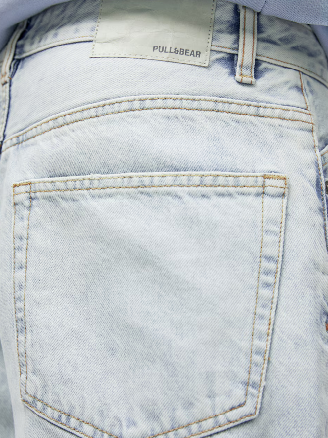 Pull&Bear Loose fit Jeans in Light Blue