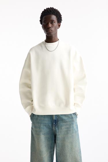 Pull & Bear Basic round neck sweatshirt Off White