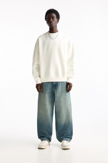 Pull & Bear Basic round neck sweatshirt Off White