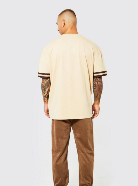 OVERSIZED VARSITY APPLIQUE GRAPHIC T-SHIRT - SAND