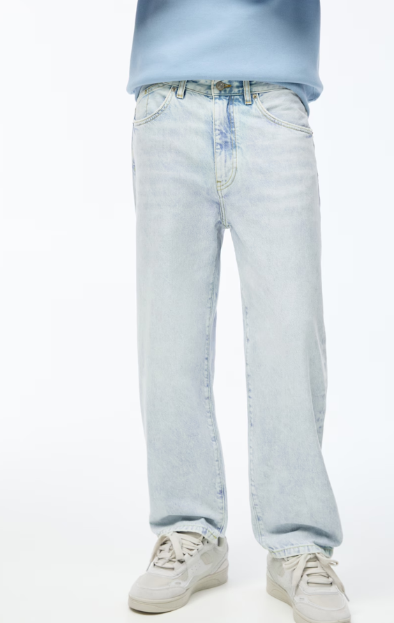 Pull&Bear Loose fit Jeans in Light Blue