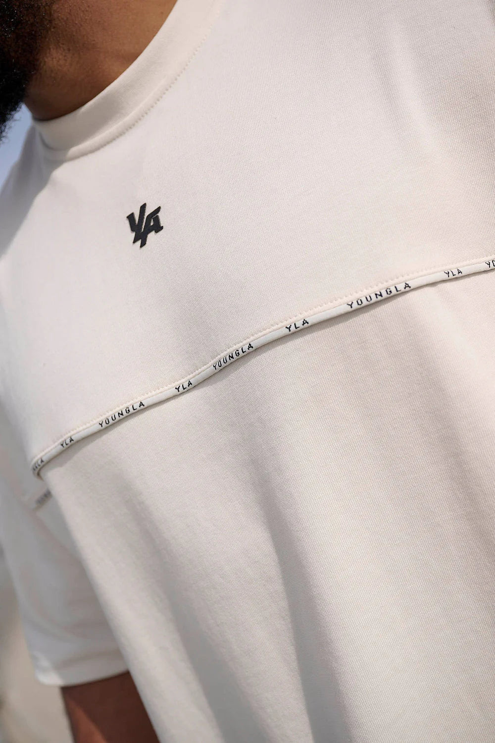 4043 - Piping Collection - Tees Off white