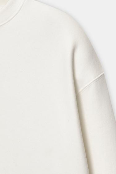 Pull & Bear Basic round neck sweatshirt Off White